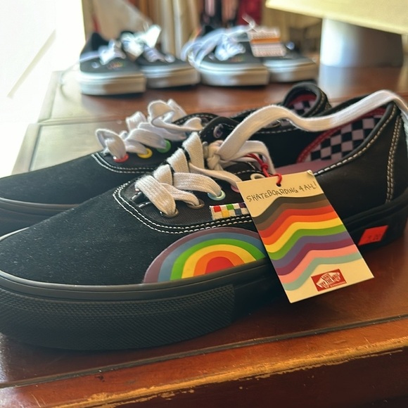#48❤️ BNWT MENS ORIGINAL PRIDE POPCUSH SNEAKERS - Picture 4 of 11